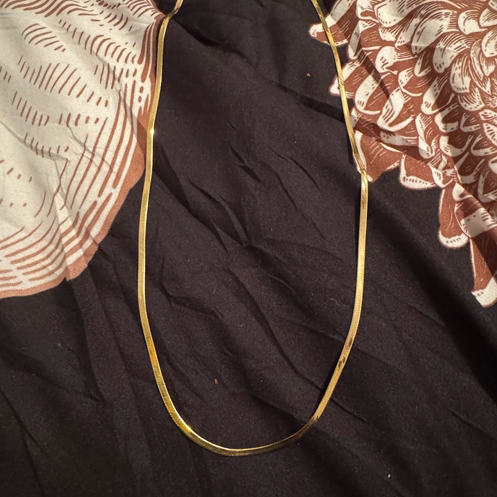 14kt Italian Gold 18’ Herringbone 2mm Necklace